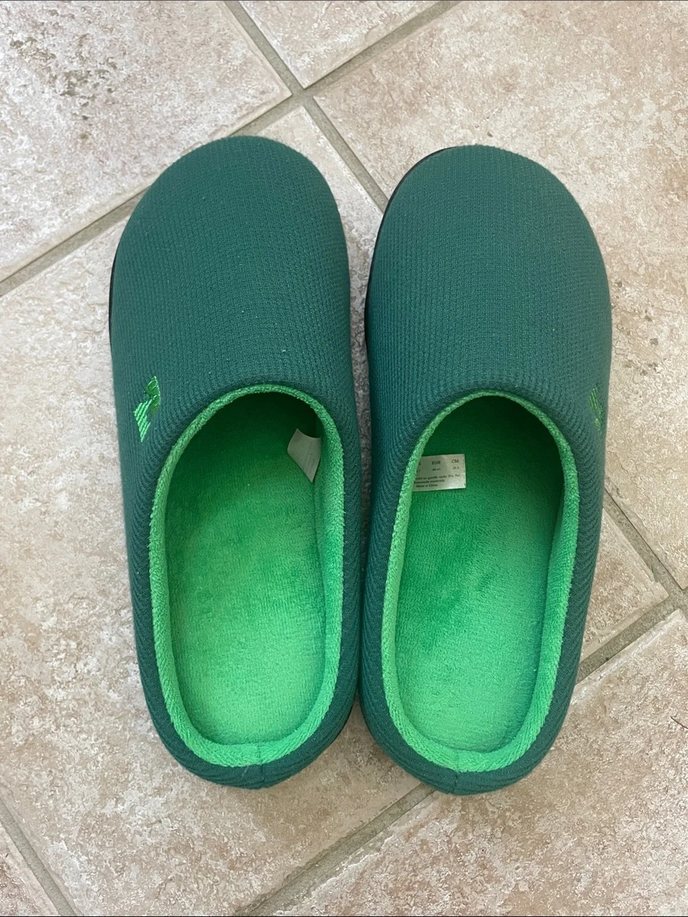 RockDove Two-Tone Slip-On Closed Toe Memory Foam House Slippers